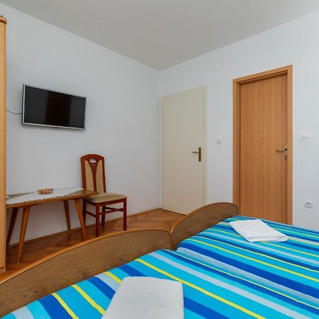 Apartments With A Parking Space Omis - 2745 Omiš Quarto foto