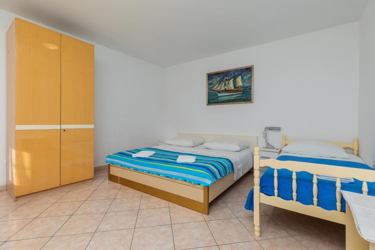 Apartments With A Parking Space Omis - 2745 Omiš Exterior foto
