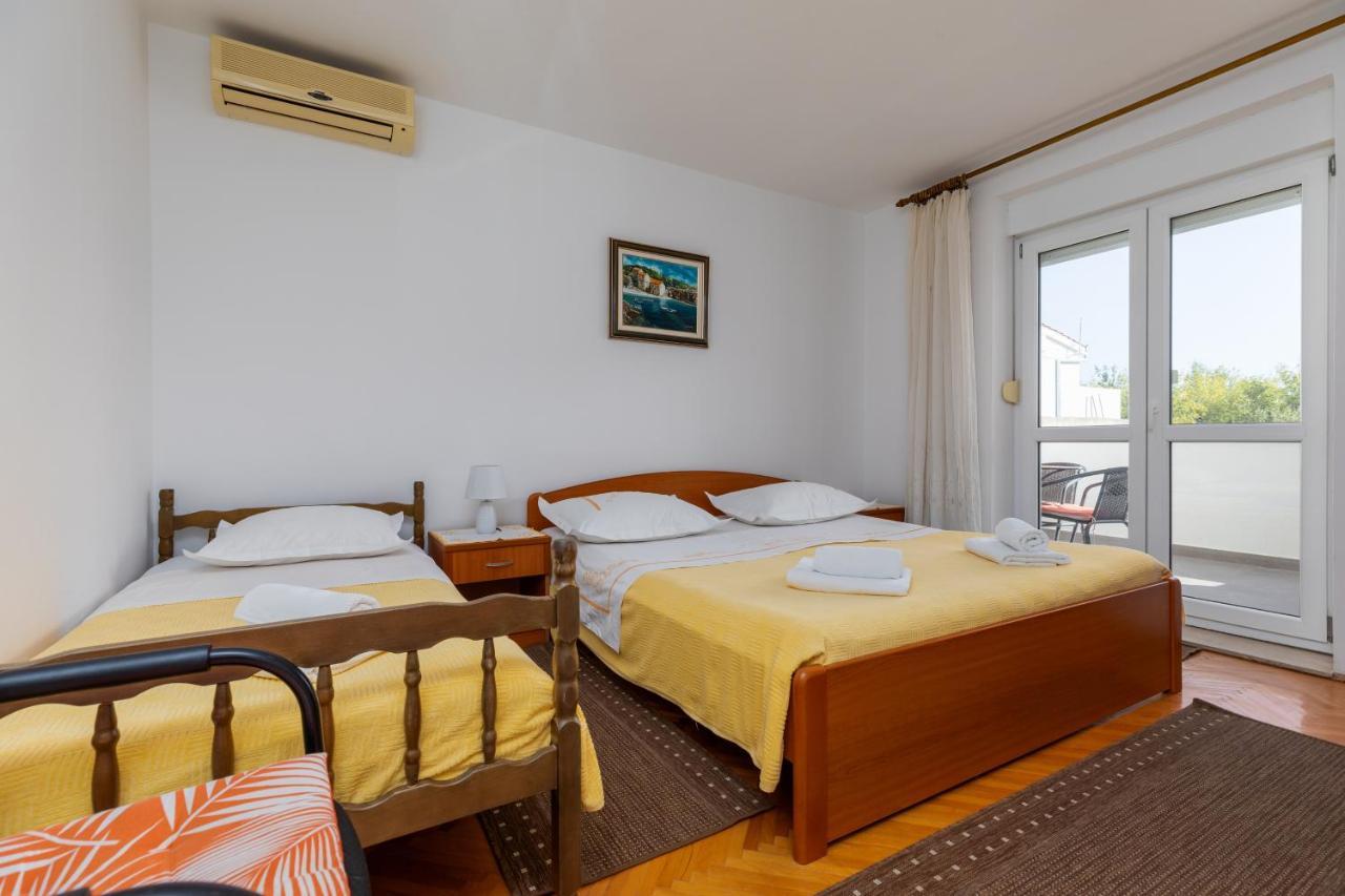 Apartments With A Parking Space Omis - 2745 Omiš Exterior foto