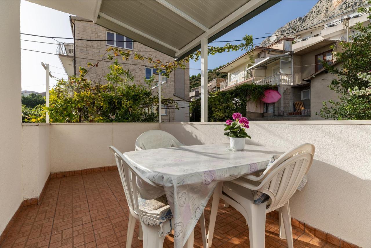 Apartments With A Parking Space Omis - 2745 Omiš Exterior foto
