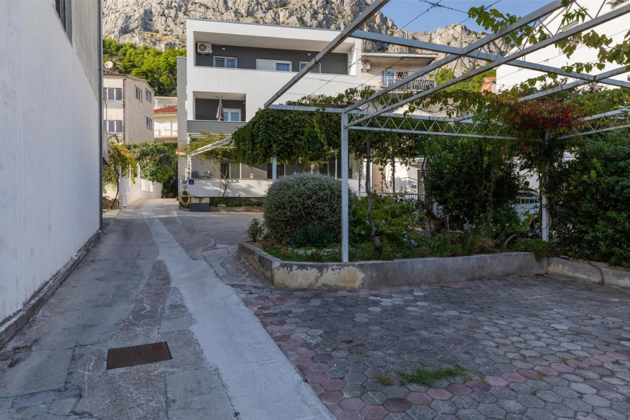 Apartments With A Parking Space Omis - 2745 Omiš Exterior foto