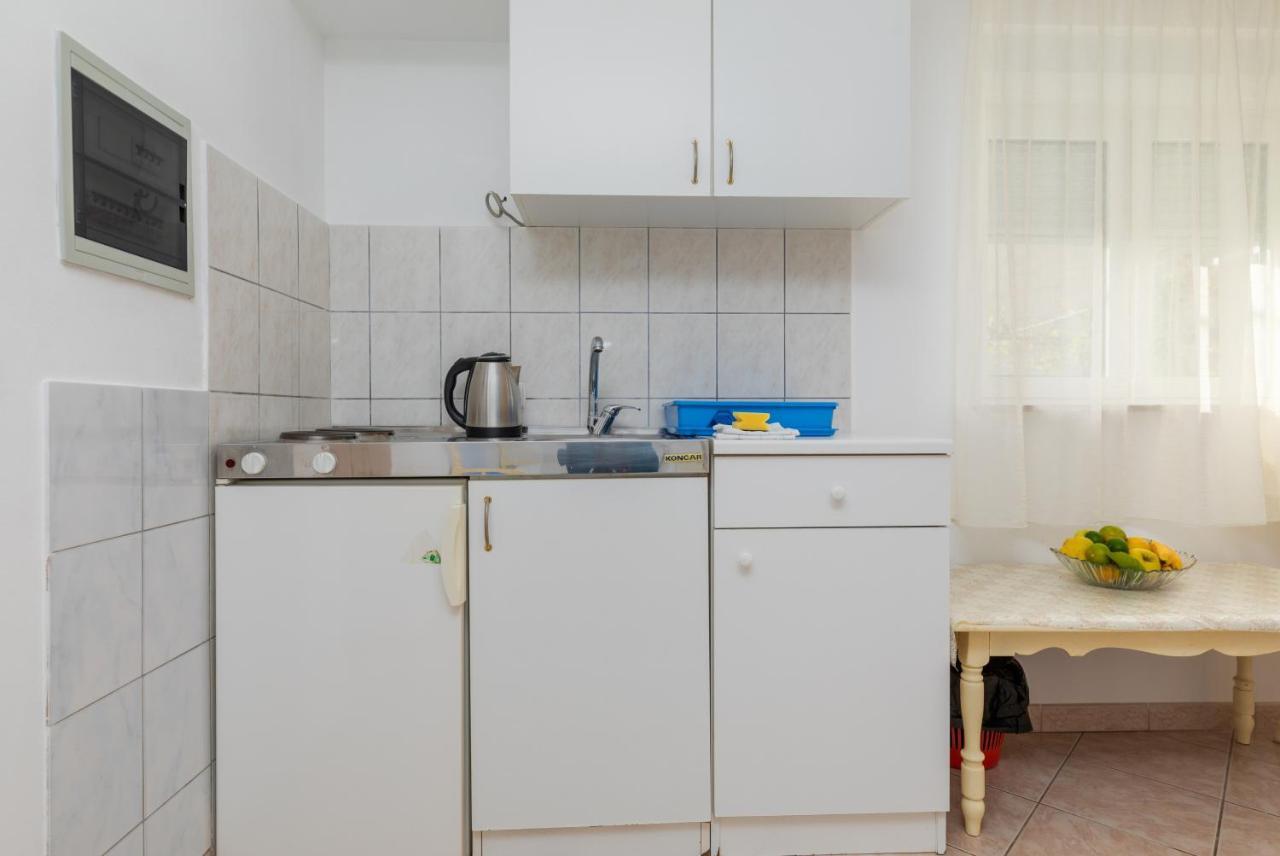 Apartments With A Parking Space Omis - 2745 Omiš Exterior foto