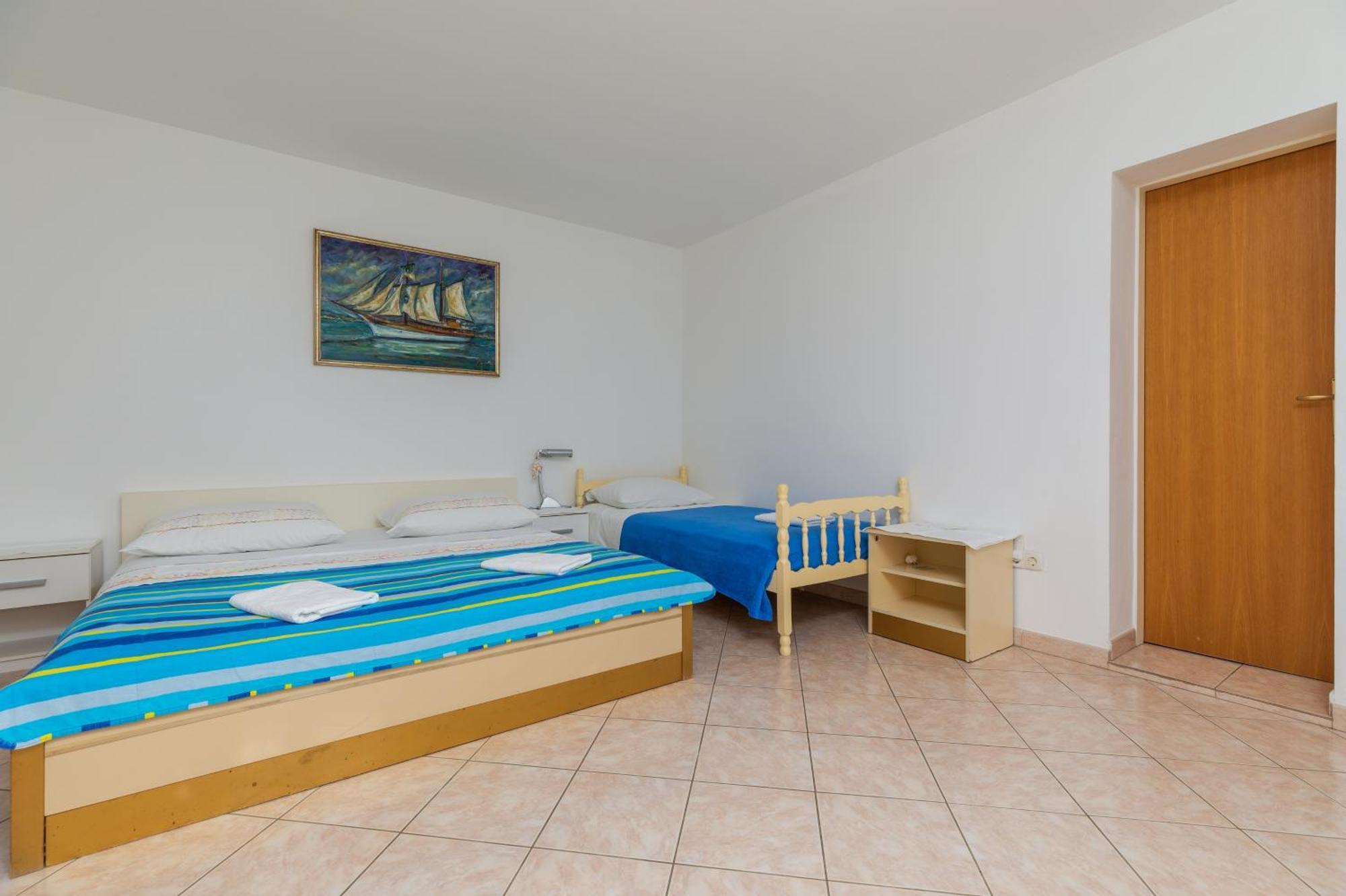 Apartments With A Parking Space Omis - 2745 Omiš Quarto foto