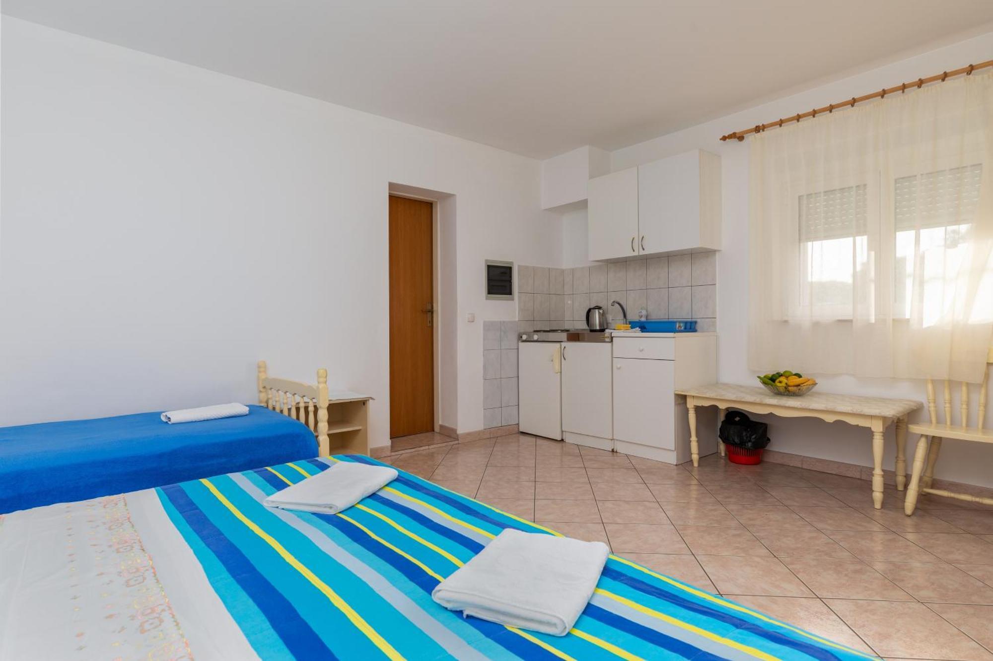 Apartments With A Parking Space Omis - 2745 Omiš Quarto foto